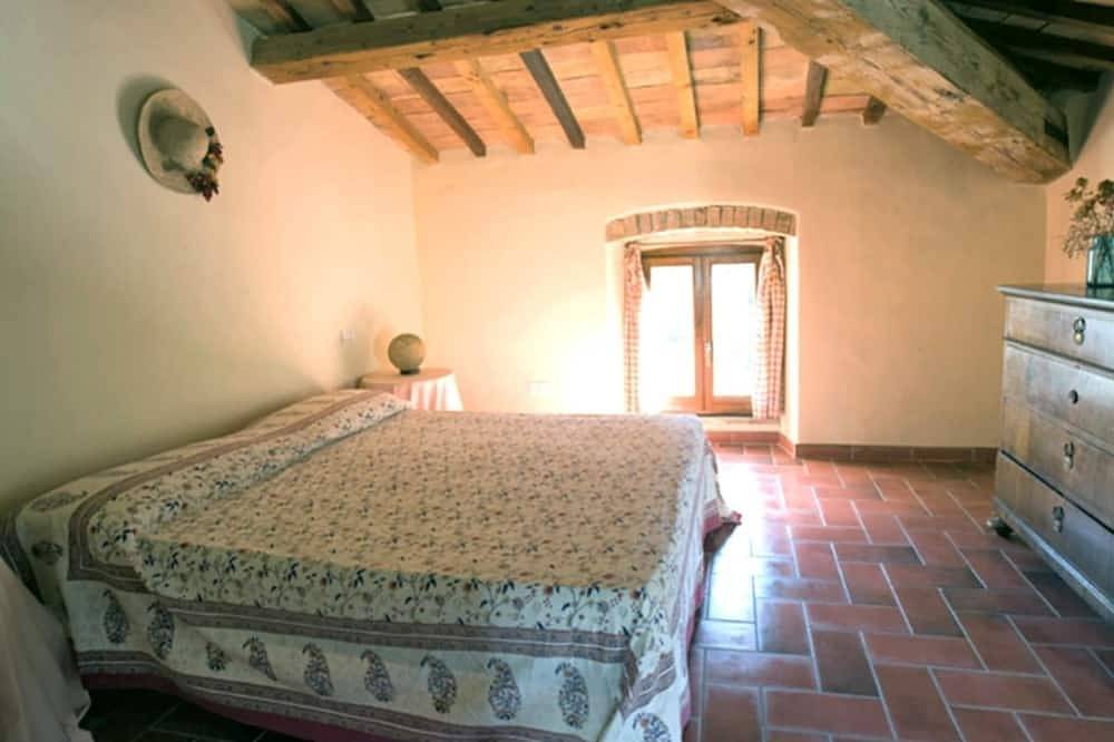 Farmhouse in Umbertide with Pool in Umbertide, Valtiberina