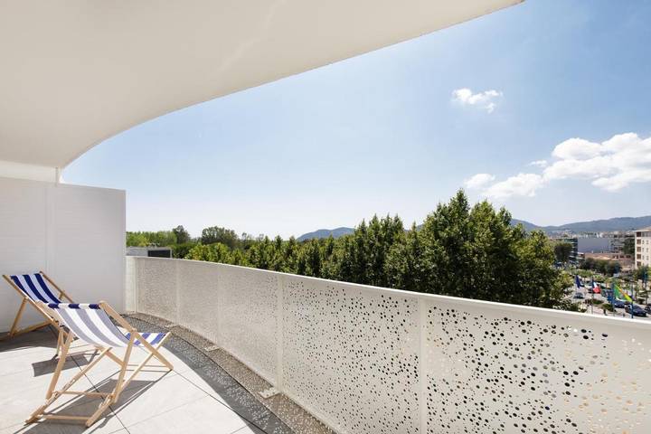Gîte pour 2 personnes, avec piscine et terrasse dans Office De Tourisme Et Des Congres De Mandelieu - 4