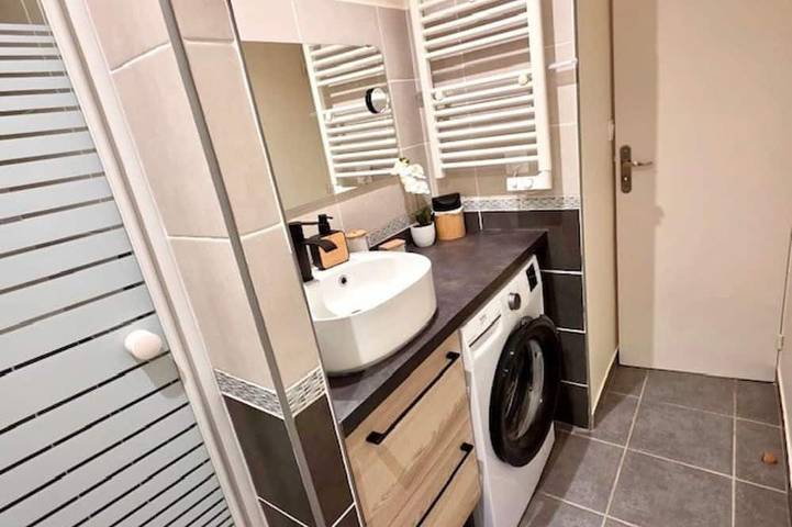 Ganze Wohnung, Gemütliches Studio mit Terrasse in Mèze - Privatparkplatz in Mèze, Mittelmeerküste (Frankreich)