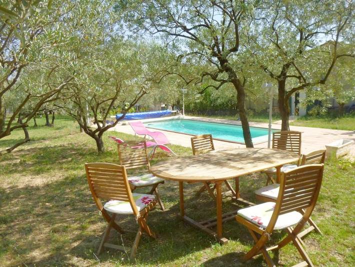 Maison de vacances pour 4 personnes, avec Terrasse et Jardin ainsi que Bassin pour enfant et Piscine