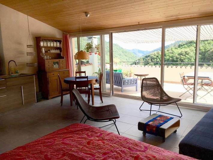 Gîte pour 3 personnes, avec terrasse et vue à Rocchetta Nervina