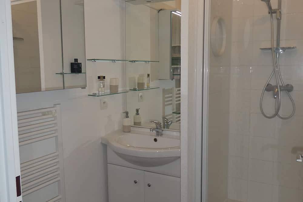 Appartement entier, Ajaccio Sanguinaires T2 proche Trottel et mer, belle résidence in Ajaccio, Région d'Ajaccio