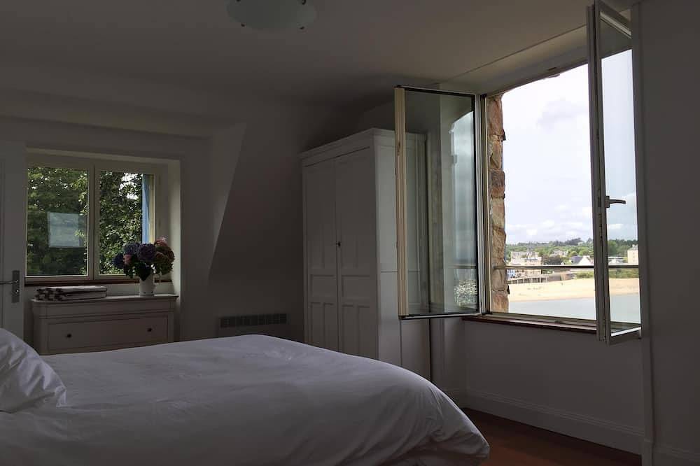 Magnifique Villa familiale au cœur de Morgat : plage et centre nautique à 100 m in Morgat, Crozon
