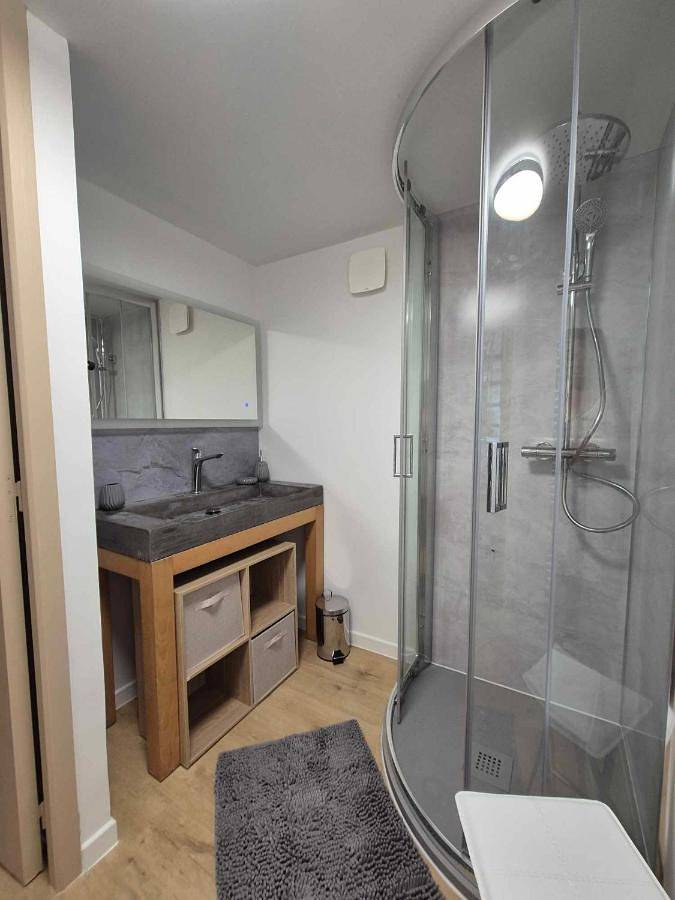 Location de vacances pour 6 personnes, avec terrasse et jardin à Pamproux - 4