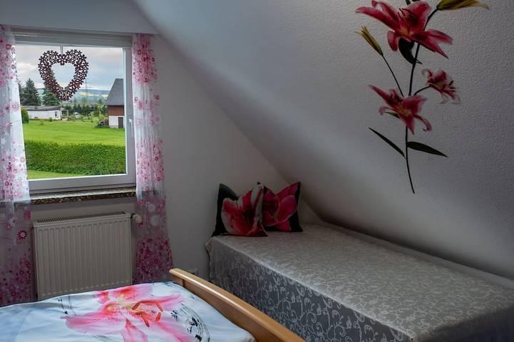 Ferienhaus für 5 Personen, mit Pool und Terrasse sowie Garten im Erzgebirge - 3