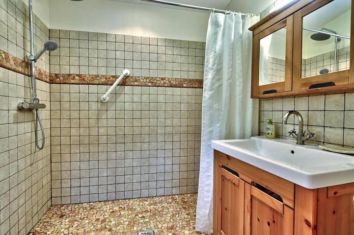 Location de vacances pour 3 personnes, avec vue et terrasse à Saint-Michel-de-Fronsac - 4