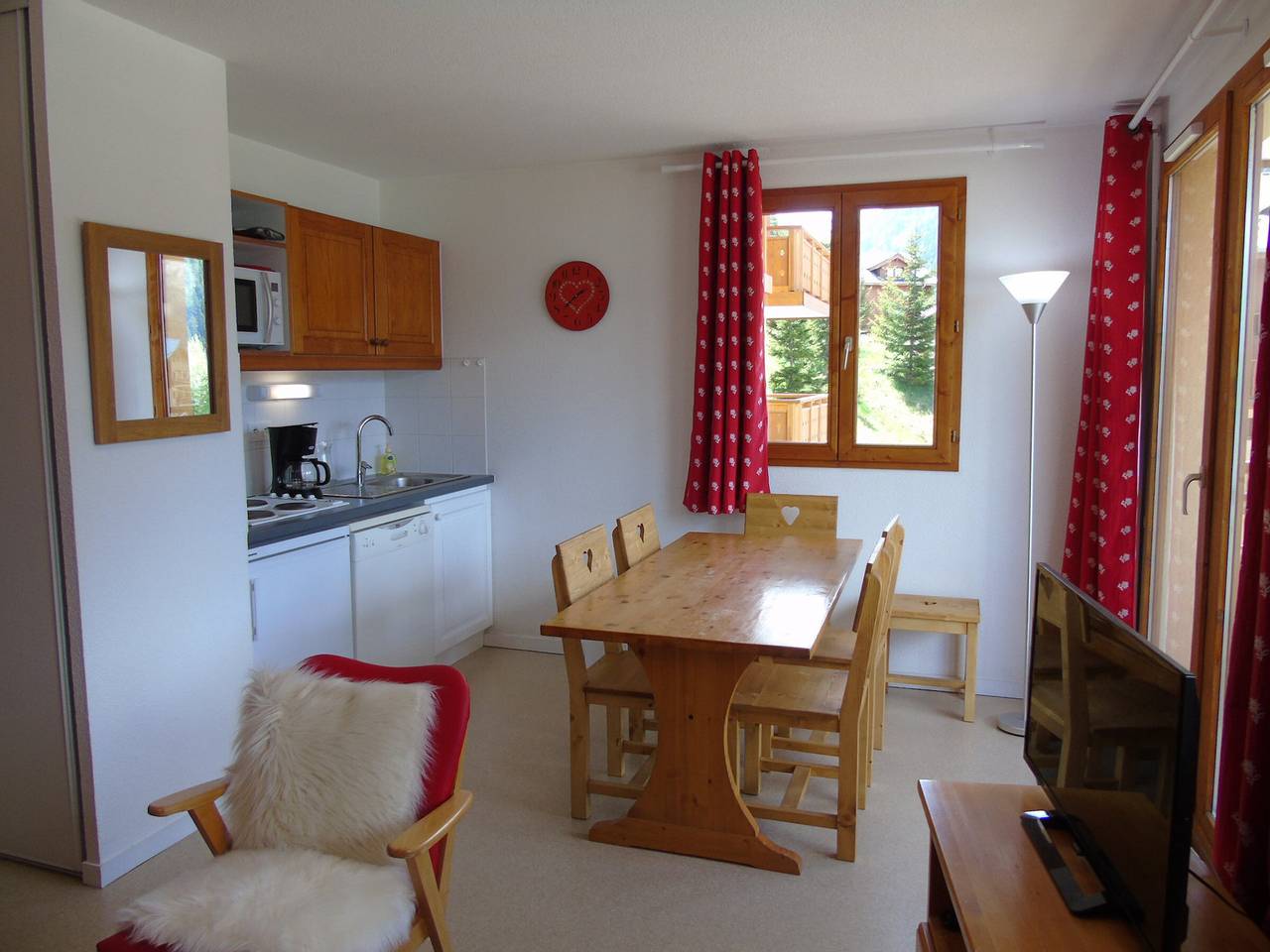 Apartamento entero, Acogedor apartamento 6 pers, 2 hab, balcón cerca de pistas in Valfréjus, Modane