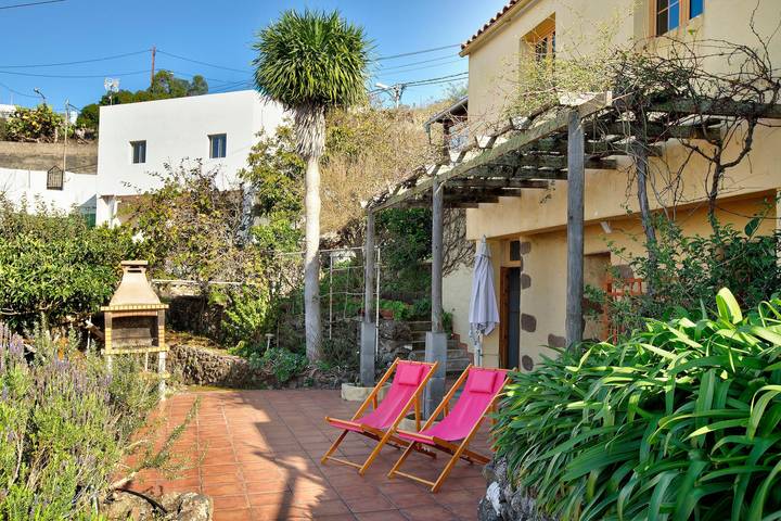 Vacation Home Mirador de Domingo with Mountain View, Sea View, Terraces & Garden in Gáldar, North Gran Canaria