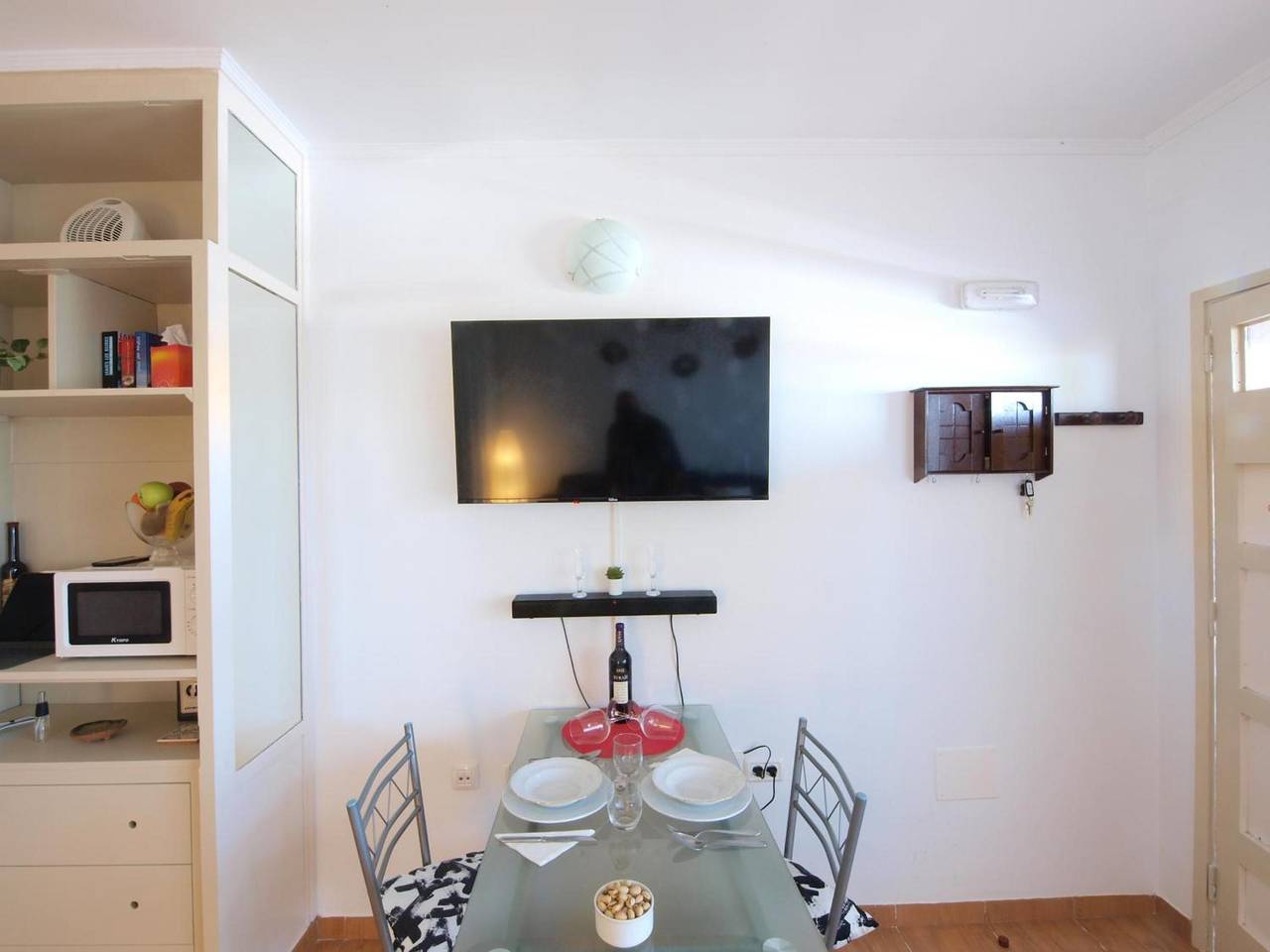 Vakantieappartement 'Blue Horizon' met Zeezicht, Gedeeld Zwembad en Wi-Fi, foto 6