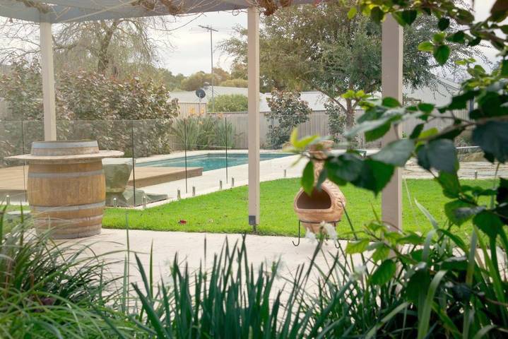 Holiday home for 6 people, with garden and pool - 1
