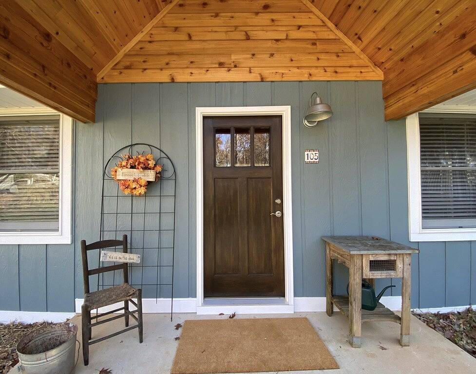 Modern Lakeside Cabin with Stunning Views and Deep Water Access! Pet friendly! in Smith Mountain Lake