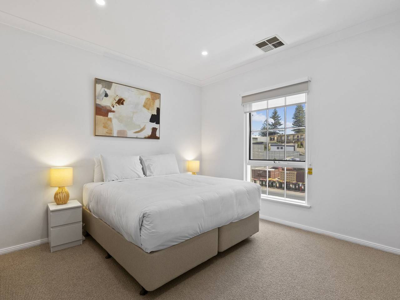 Entire apartment, Beachside 3-Bed Retreat with Bbq & Garage in Adelaide, South Australia