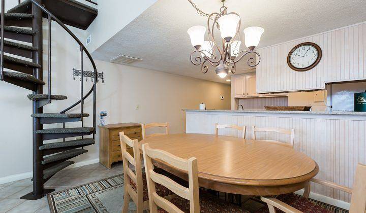 Entire apartment, Ocean View at Island Club in Folly Field, Port Royal Plantation