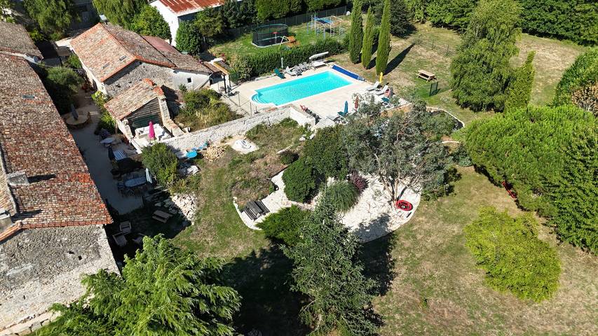 Gîte pour 14 personnes, avec Jardin