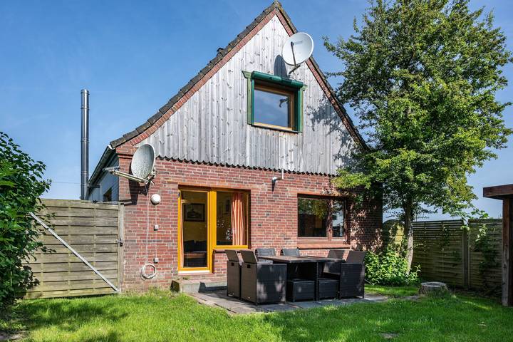 Ferienhaus für 8 Personen, mit Garten und Sauna in Wesselburenerkoog