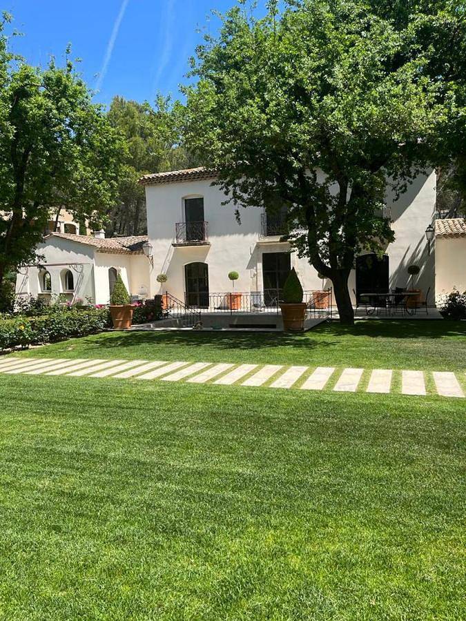 Chambre d’hôte pour 4 personnes, avec piscine ainsi que jardin et terrasse à Mallemort - 2