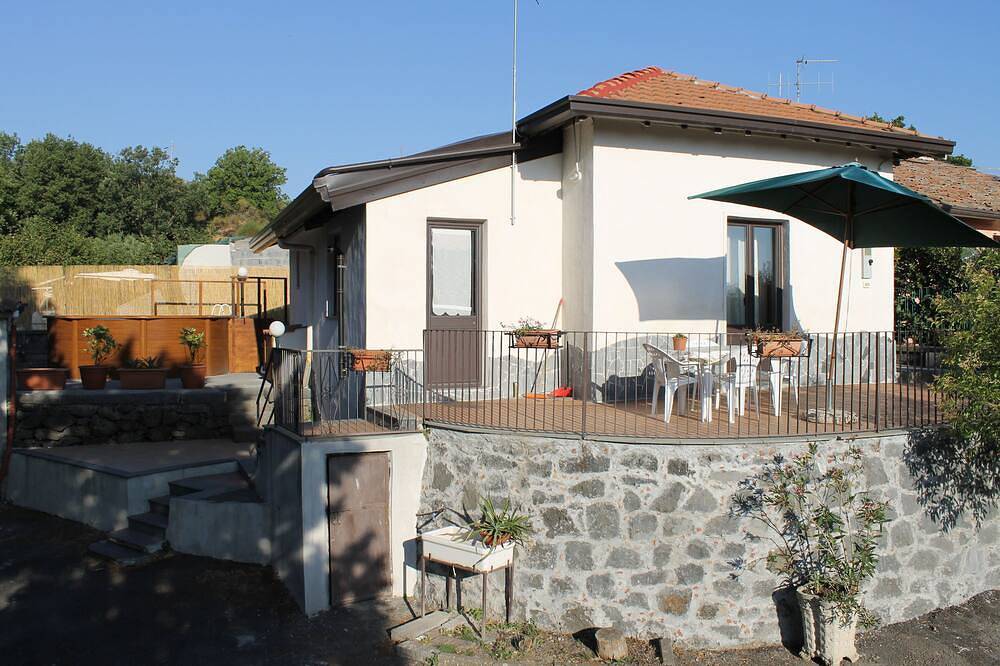 Casa Vacanza Etna  - Un Oasi Di Pace E Serenità in Linguaglossa, Etna