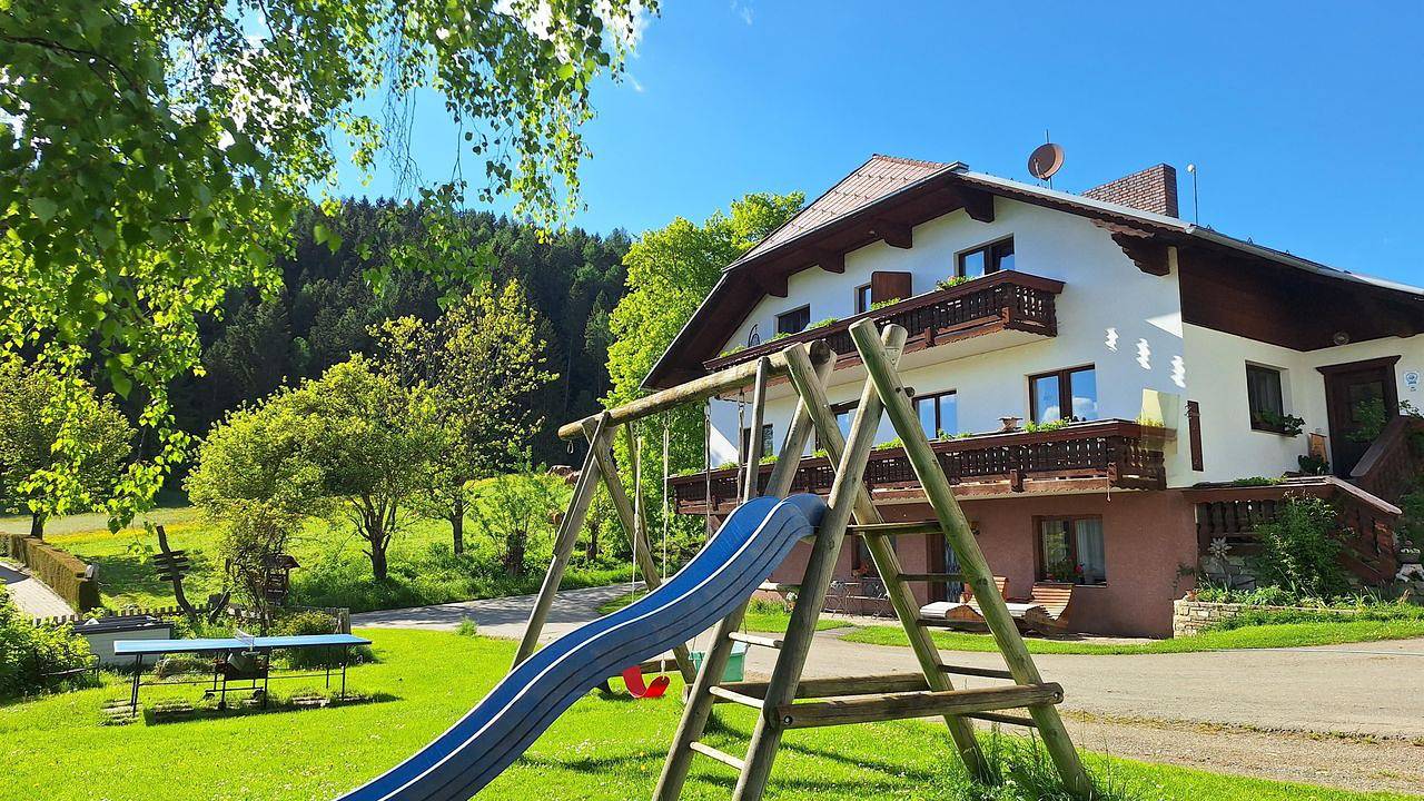 Ganze Ferienwohnung, Ferienwohnung für 5 Personen (50 m²) in Mariahof in Mariahof, Westliche Obersteiermark