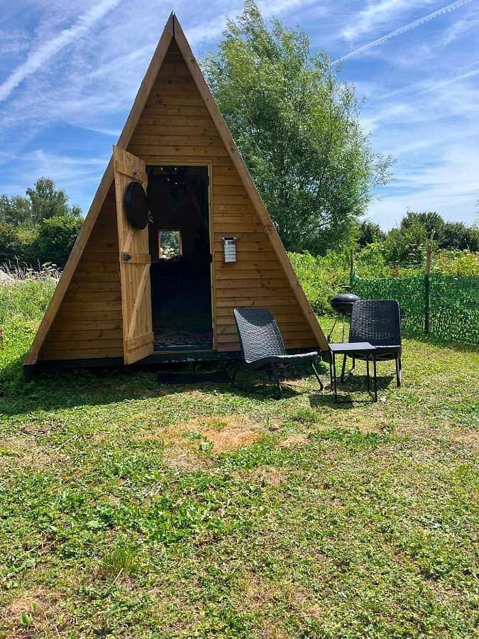 Glamping for 2 people, with Garden and View in Maidstone