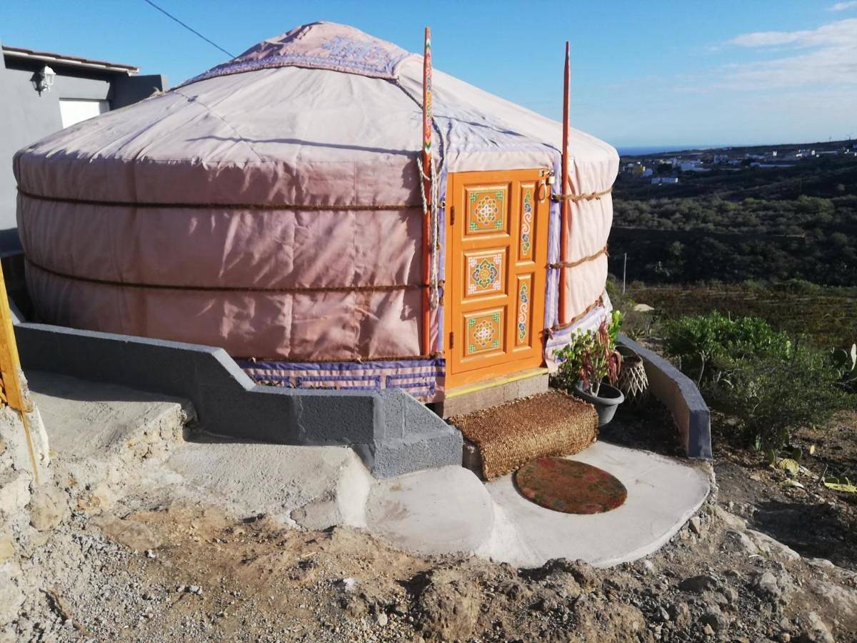 Yurta de Arico in El Tajoz, Arico