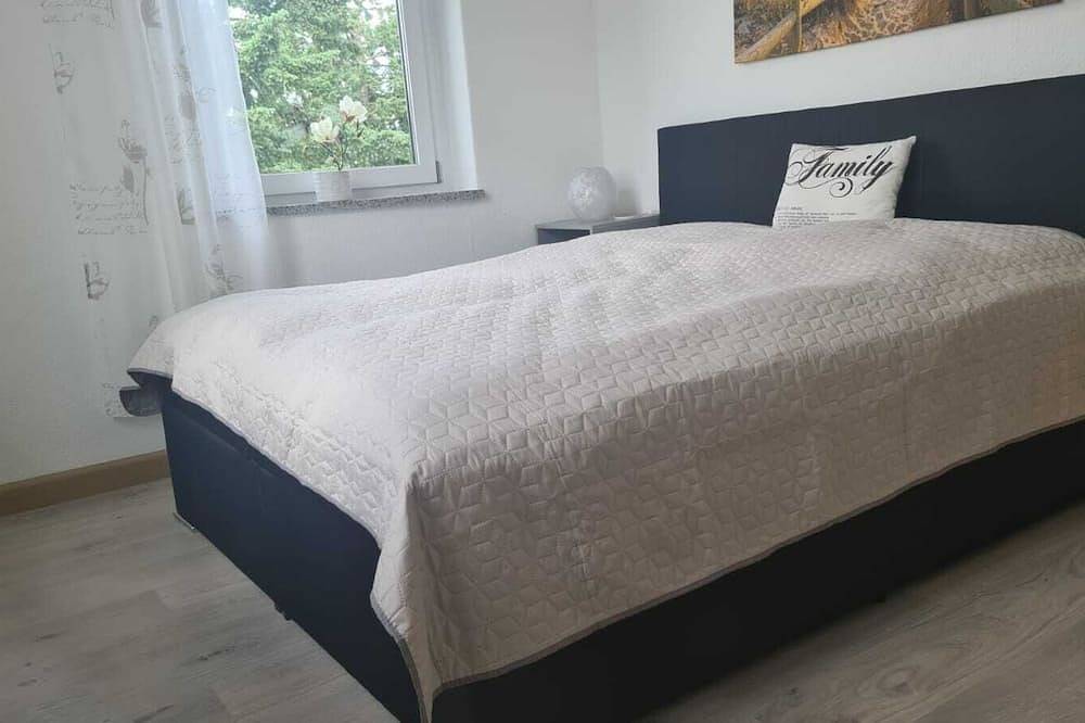 Ganze Wohnung, \"Das Tor zum Vogtland\", geräumige 79 m² Ferienwohnung (2 Sz, Wz, Küche, Bad) in Rodewisch, Chemnitz und Umgebung