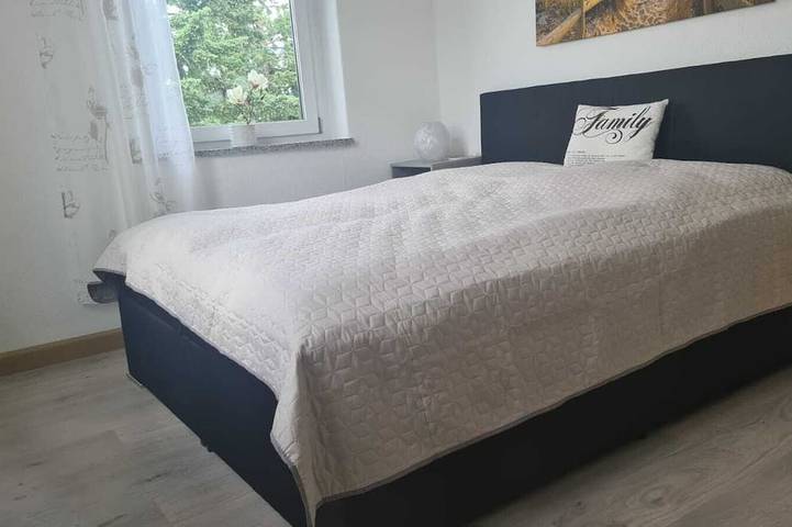 Ganze Wohnung, \"Das Tor zum Vogtland\", geräumige 79 m² Ferienwohnung (2 Sz, Wz, Küche, Bad) in Rodewisch, Chemnitz und Umgebung