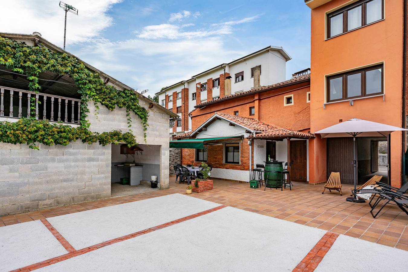 Ferienhaus 'Carmina' mit Bergblick, privater Terrasse und Wi-Fi in Colunga, Costa Verde (Spanien)