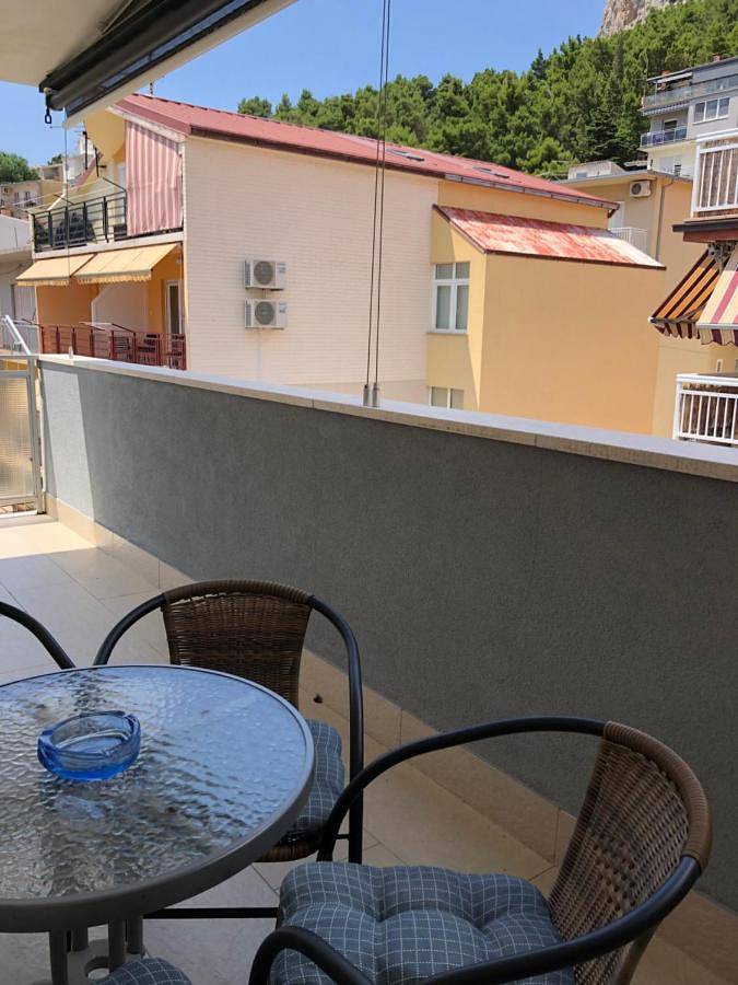 Omis - private Ensuite room with balcony - hotel style in Omiš (Dalmatia), Omiš