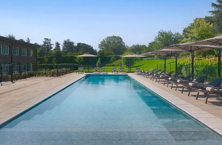 Hotel para 2 personas, con jardín y piscina - 1