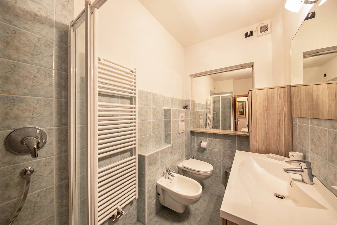 Apartamento entero, Apartamento "La Pratolina" con vistas a la montaña, terraza y jardín in Castello-Molina di Fiemme, Dolomitas de Fiemme