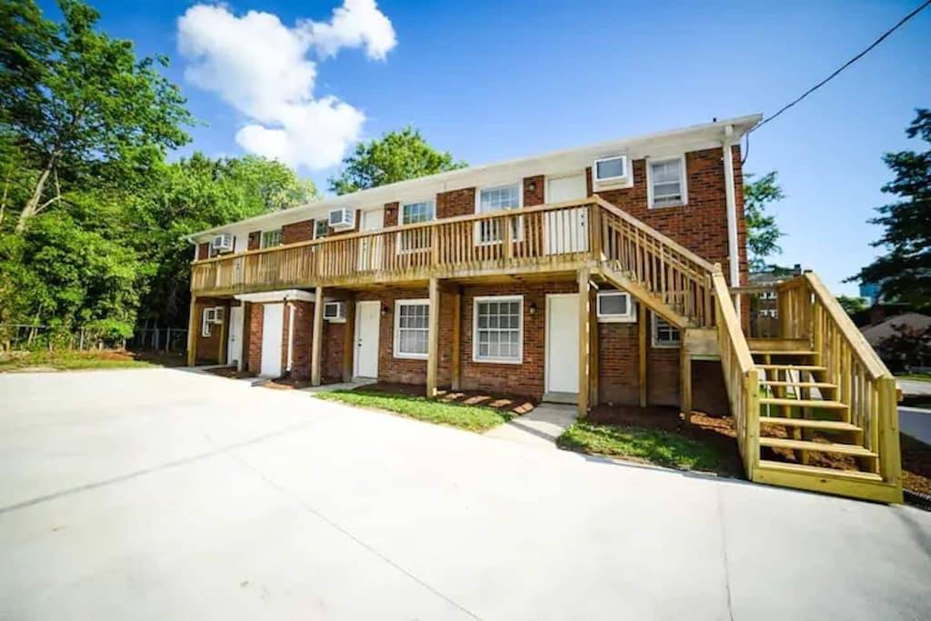 Ganze Wohnung, Beautiful apt Downtown perfect for long term stays in Greensboro, Guilford County