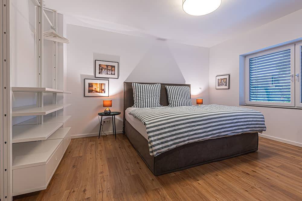 Ganze Wohnung, 85qm Balkon Suite mit 2 Schlafzimmern und Balkon in Willich, Niederrhein