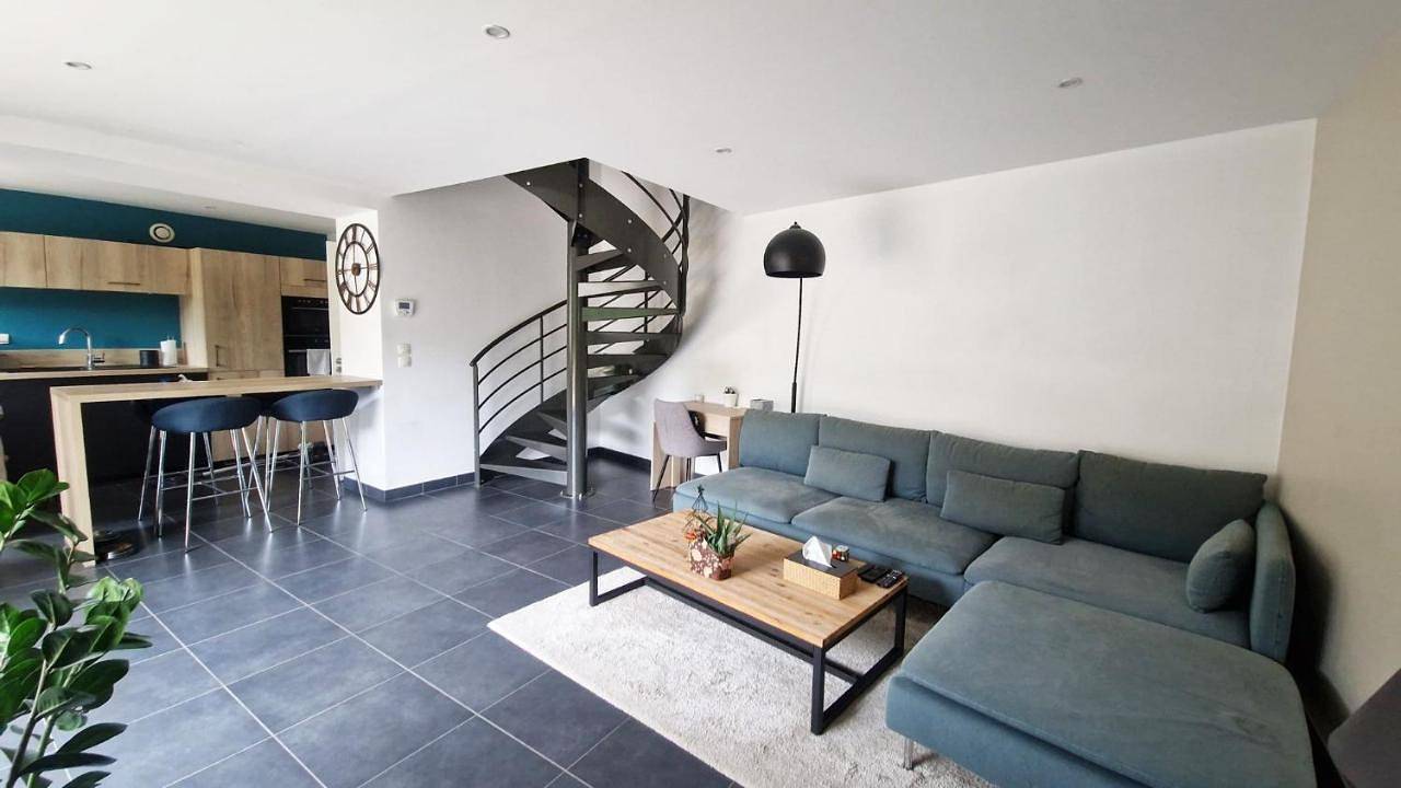Appartement entier, Two-Bedroom Apartment in Gleizé, Région de Villefranche-sur-Saône