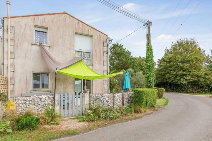 Gîte pour 2 personnes, avec Jardin à Mortagne-sur-Gironde - 2