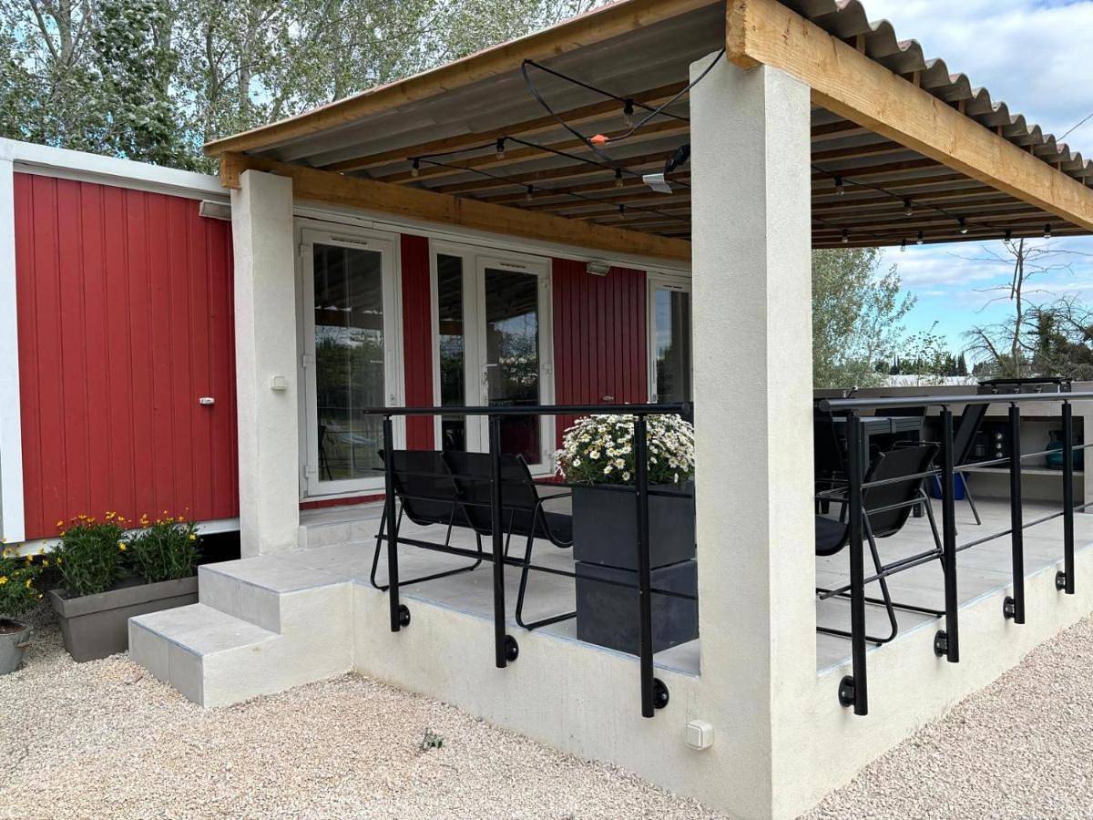 Location de vacances en campagne avec accès piscine in Beaucaire, Région de Nîmes