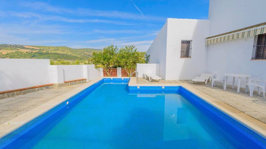 Casa rural para 8 personas, con balcón/terraza y piscina en El Bosque - 2