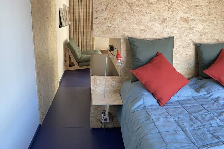 Ganze Wohnung, Houseboat with private studio near downtown and Rai in the middle of urban greenery in Amsterdam Oud-Zuid, Nordholland