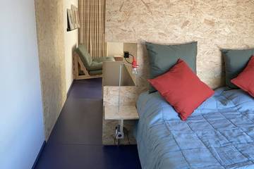 Apartment for 3 People in Amsterdam Zuid, North Holland, Photo 2