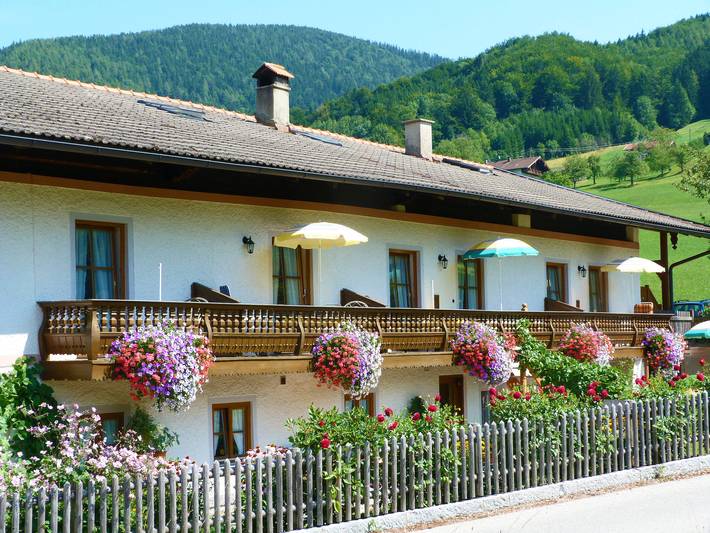 Ganze Ferienwohnung, Ferienwohnungen Meyerlhof - Ferienwohnung Schlossblick 45 qm, separates Schlafzimmer, Südbalkon in Kampenwand, Aschau im Chiemgau