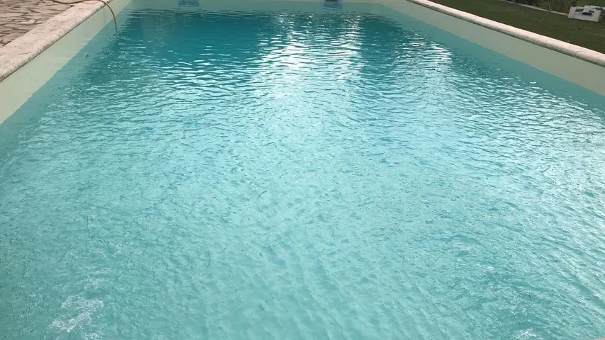 Alojamiento y desayuno para 3 personas, con terraza y jardín además de vistas y piscina - 1
