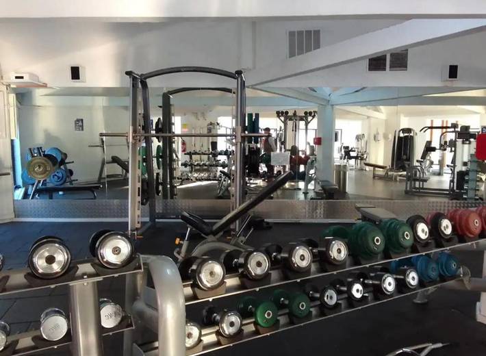 Camping pour 6 personnes, avec terrasse ainsi que vue et jardin à Puget-sur-Argens - 4