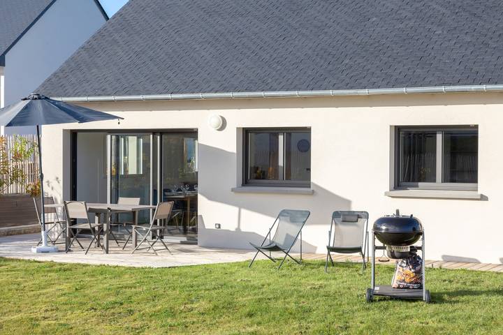 Location de vacances pour 6 personnes, avec jardin, adapté aux familles à Plogastel-Saint-Germain
