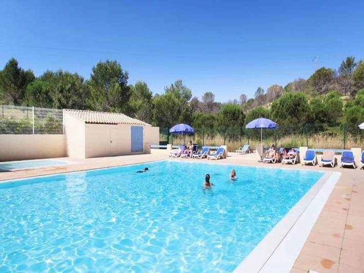 Gîte pour 8 personnes, avec piscine, adapté aux familles à Carnoux-en-Provence - 4