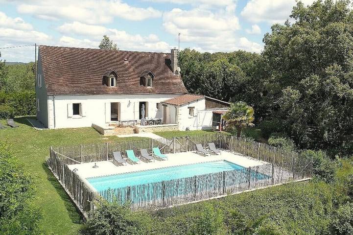 Cottage pour 15 personnes, avec jardin à Brouchaud