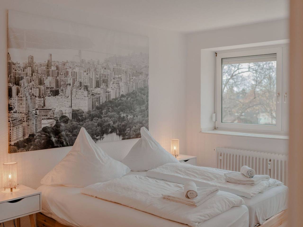 Ganze Wohnung, Apartment mit Küche, Arbeitsplatz und xxl Sofa in Neuss, Düsseldorf und Umgebung