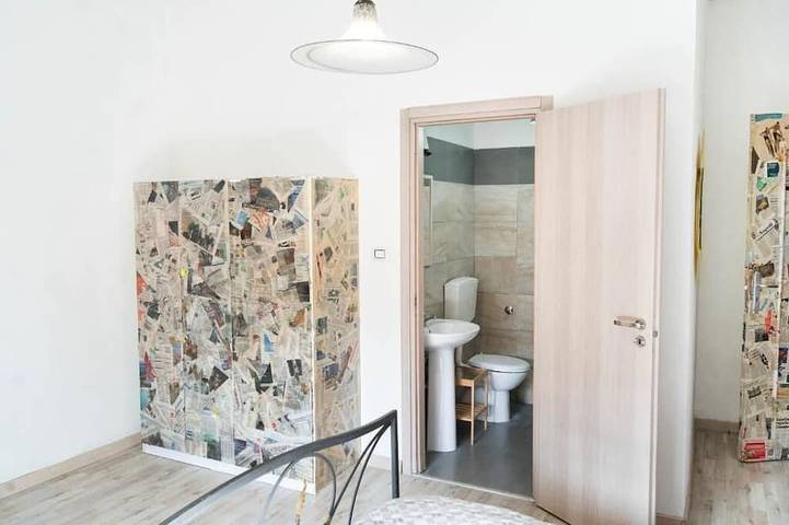 Apartamento entero, Room with private bathroom - Brown in Nápoles, Provincia de Nápoles