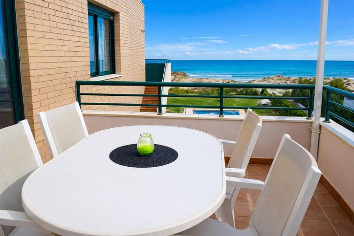 Ferienwohnung für 4 Personen, mit Terrasse und Garten sowie Pool