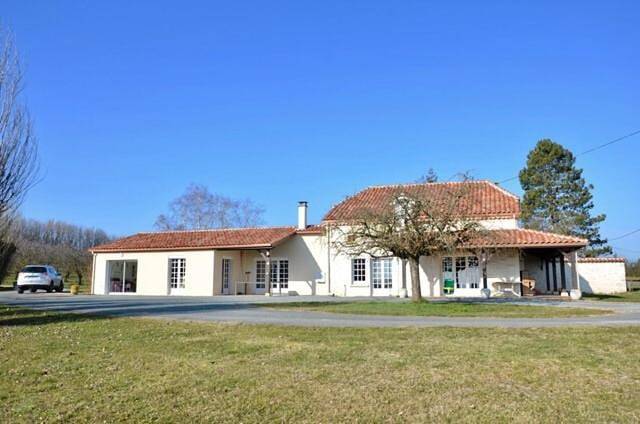 Grande maison 10 pers Vallée du lot avec piscine et terrain de pétanque in Monségur (Lot-et-Garonne), Région de Villeneuve-sur-Lot