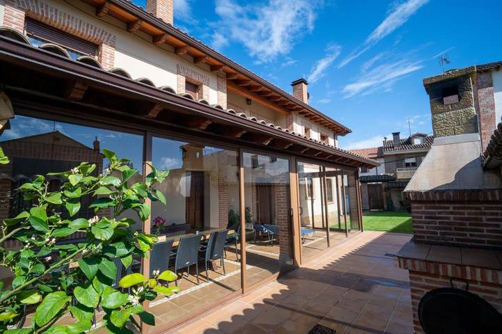 Casa rural para 10 personas, con Balcón y Terraza además de Jardín y Piscina en Carrión de los Condes - 3