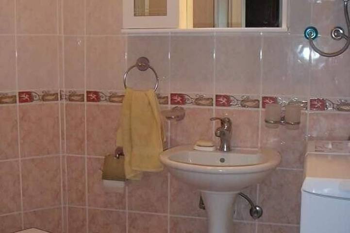 Appartement entier, Vue panoramique appartement à Rafailovici. 200 m des plages de sable. in Rafailovići, Municipalité de Budva